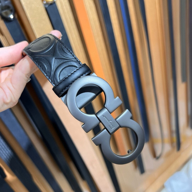 フェラガモ「Ferragamo」リバーシブルベルト