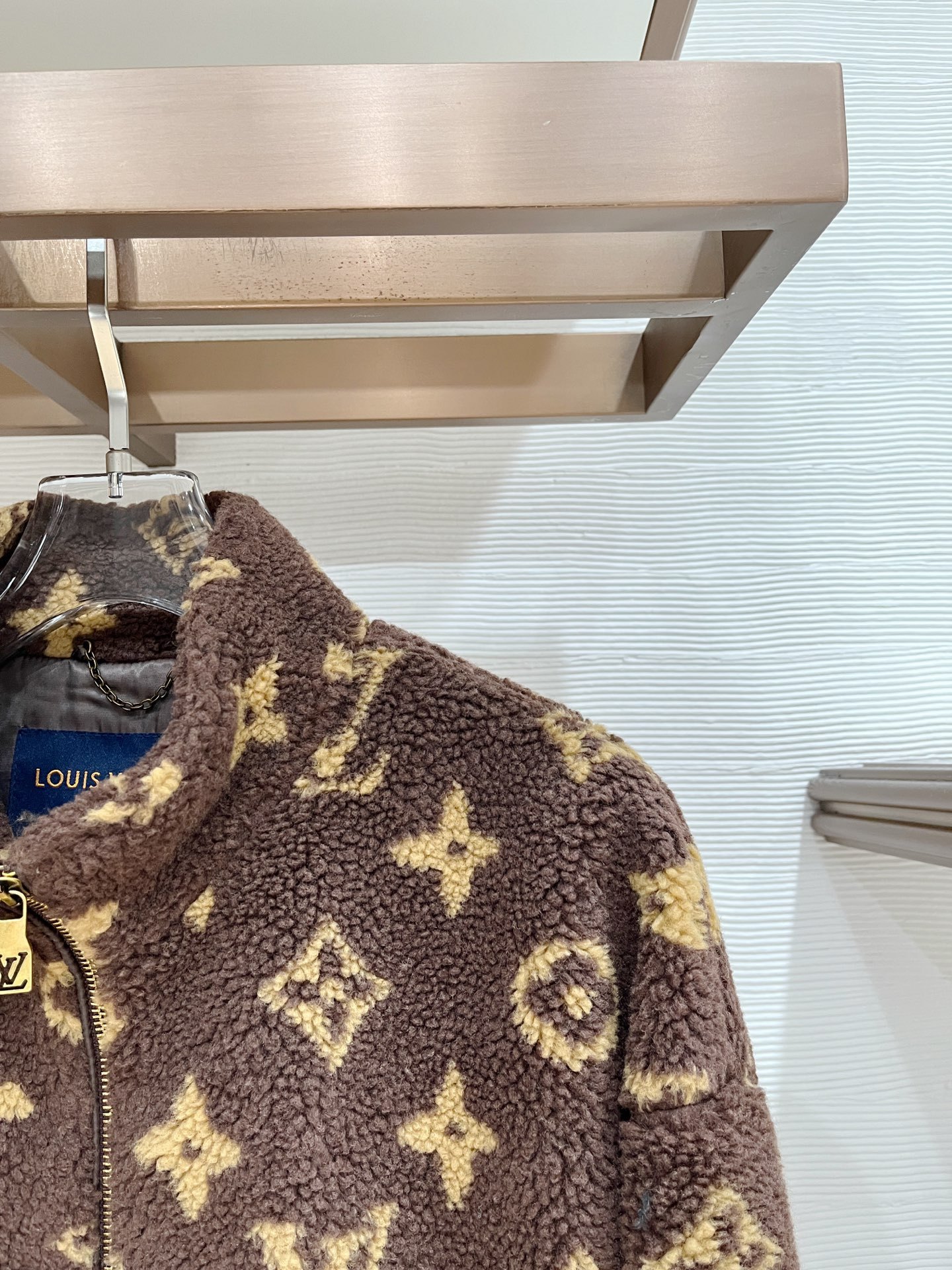 ルイ・ヴィトン「Louis Vuitton」ルイ・ヴィトン モノグラム シアリング ブルゾン / メンズ アウター