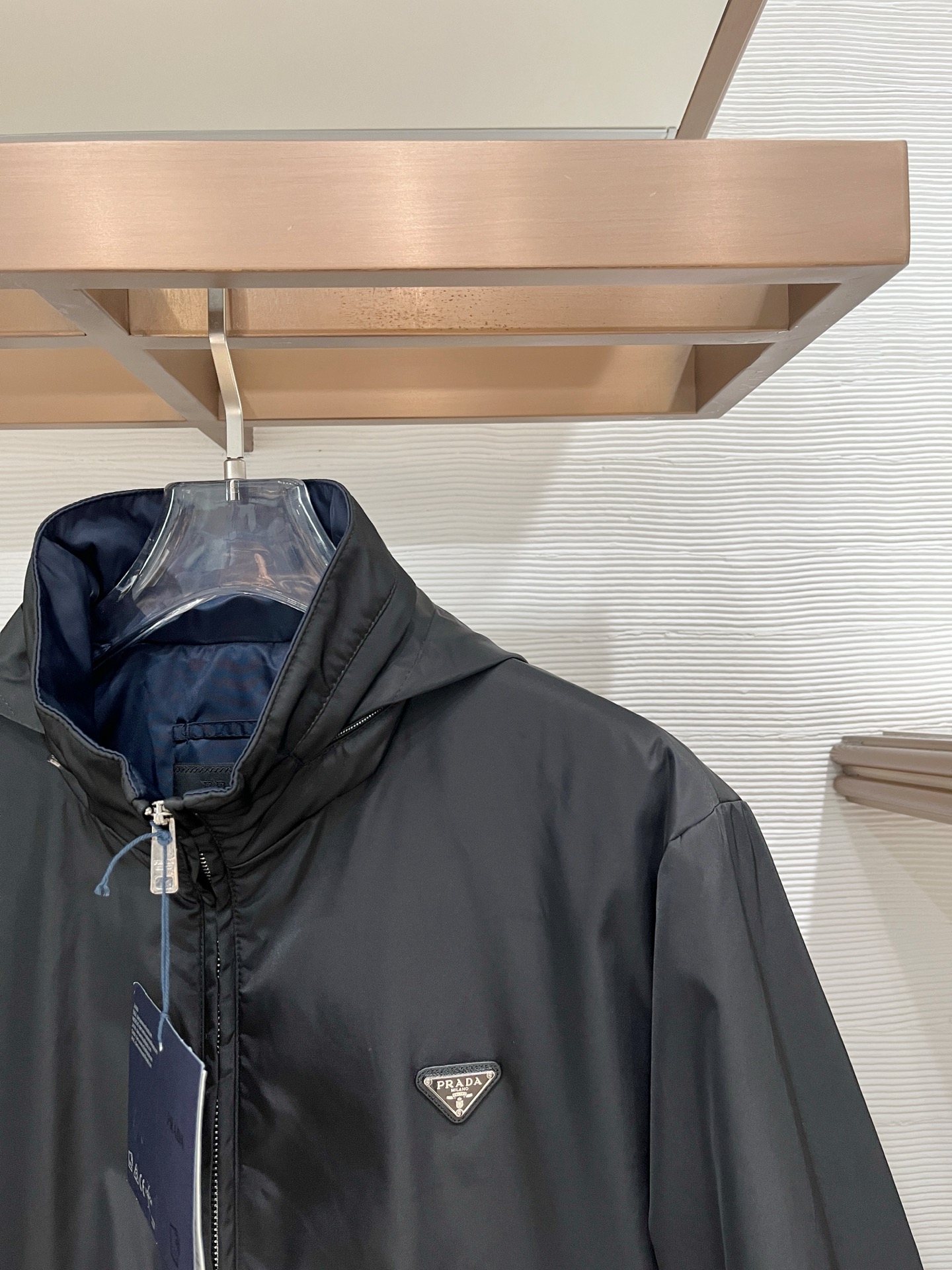 プラダ「Prada」プラダ Re-Nylon マルチポケット フーデッドジャケット / メンズ アウター