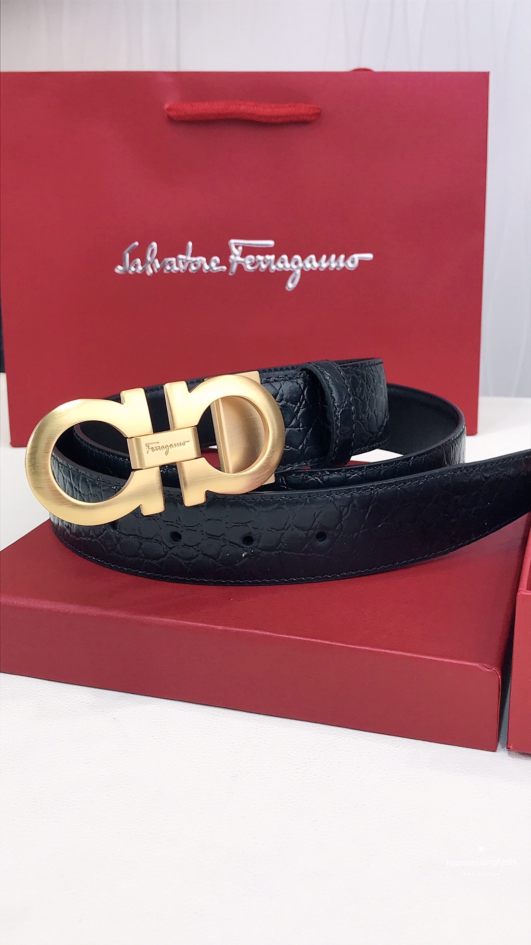 フェラガモ「Ferragamo」リバーシブルベルト「デュアルバックル」