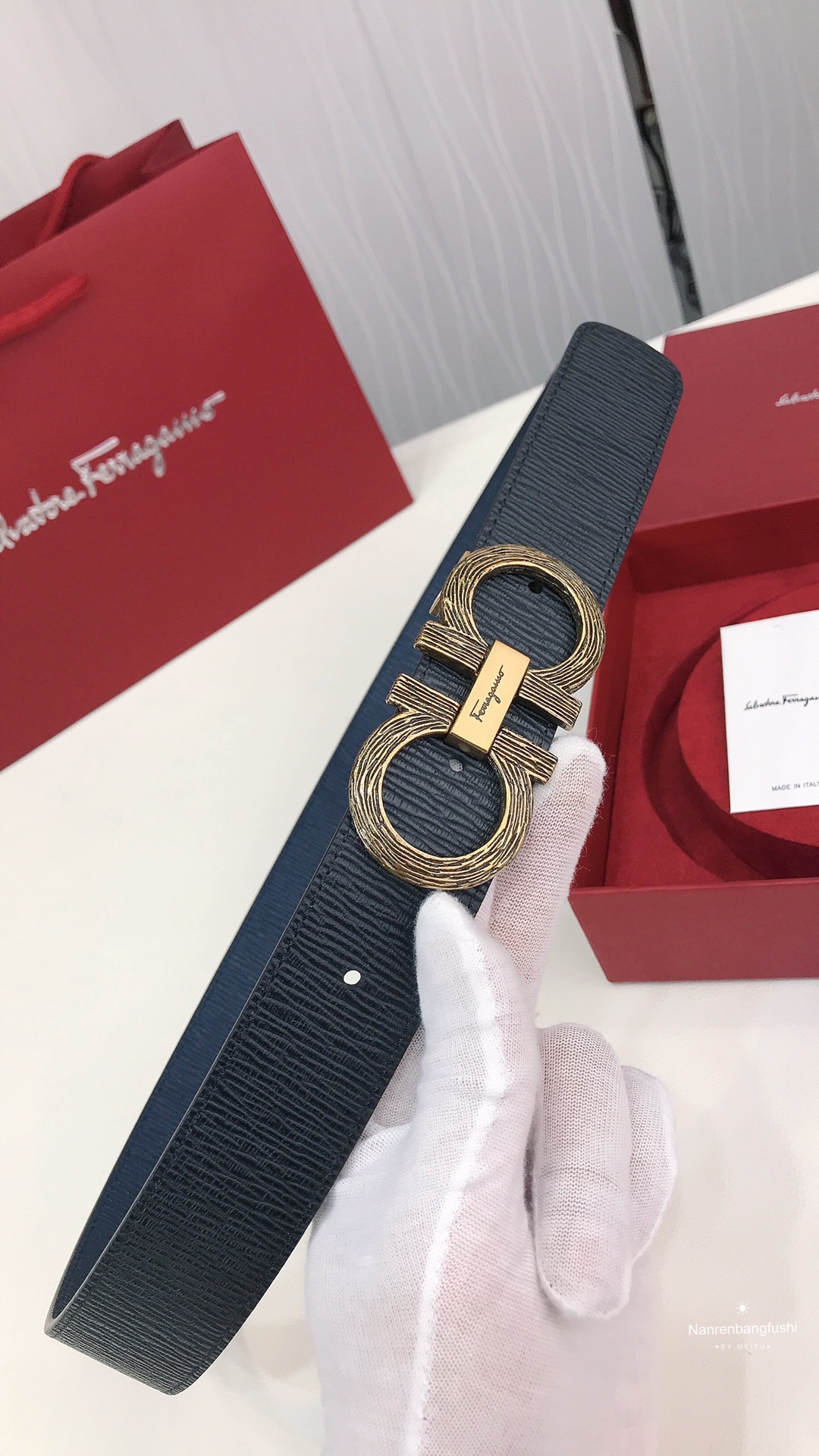 フェラガモ「Ferragamo」リバーシブルベルト「デュアルバックル」