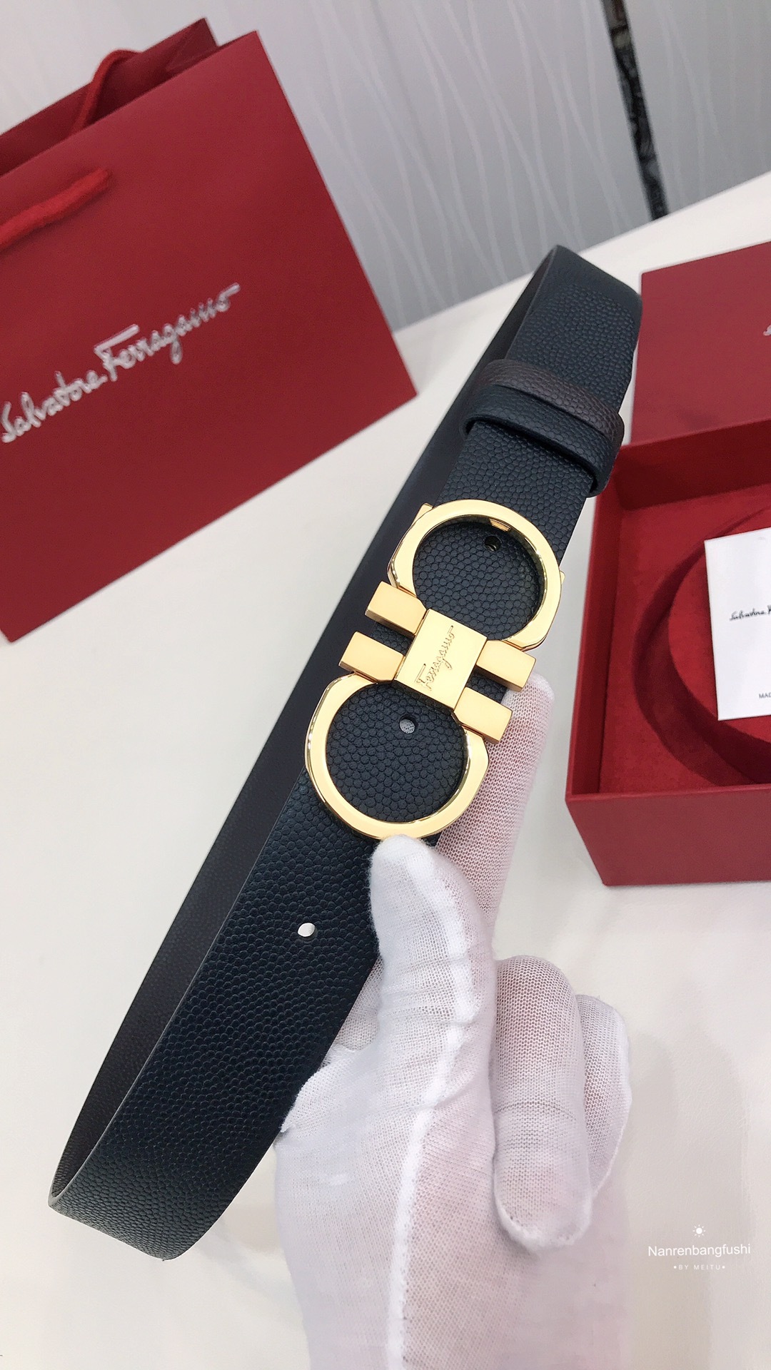 フェラガモ「Ferragamo」リバーシブルベルト「デュアルバックル」