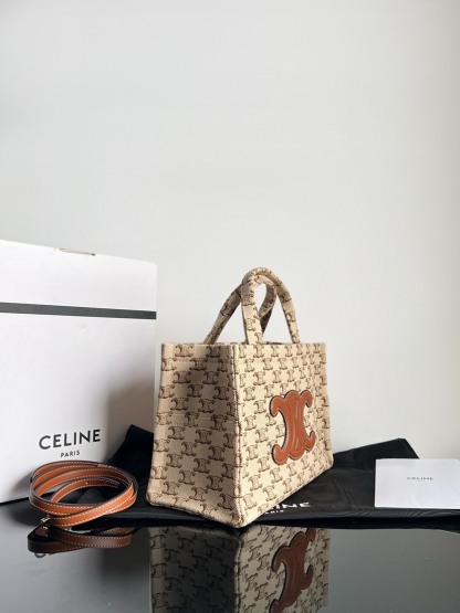 セリーヌ(Celine)スモール カバ タイス / トリオンフキャンバスプリント入りテキスタイル＆カーフスキン