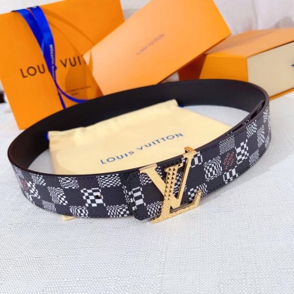 ルイ・ヴィトン「Louis Vuitton」ベルト･LV イニシャル 40MM