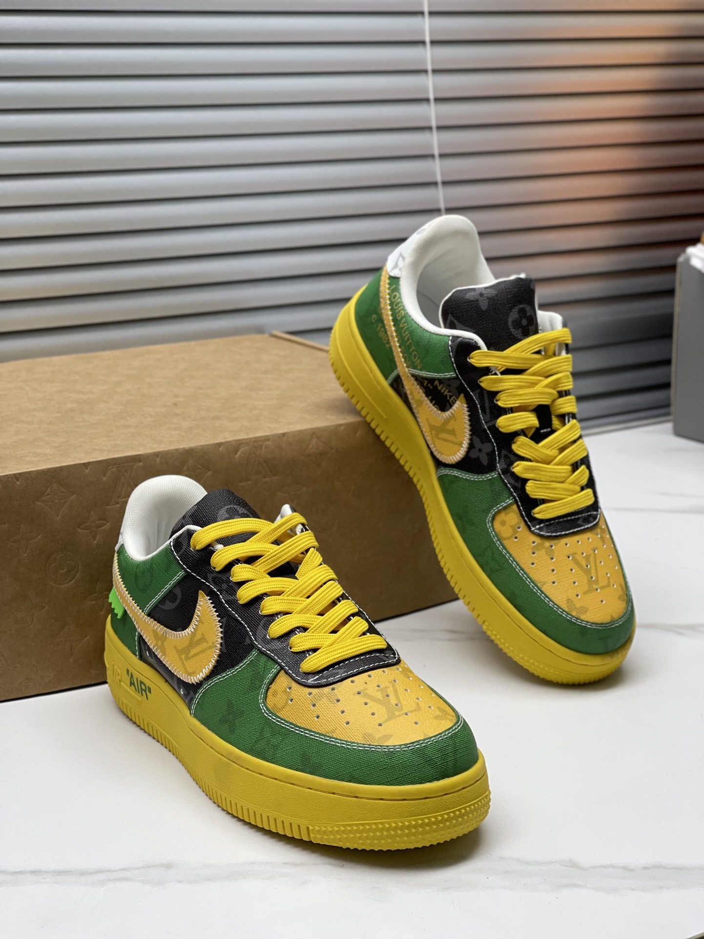 「ルイ・ヴィトン」Nike Air Force 1 Low 限定スニーカー