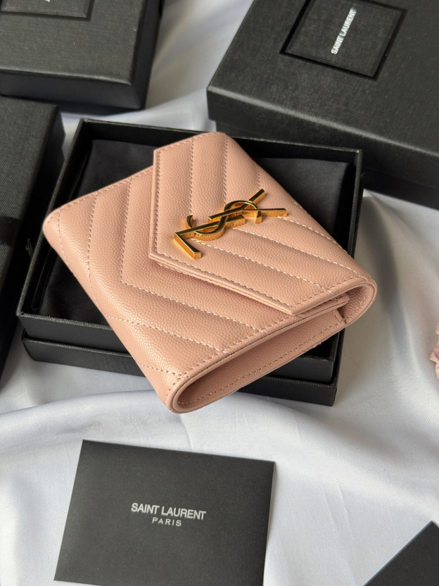 サンローラン「Saint Laurent」CASSANDRE MATELASSÉ 三つ折り財布