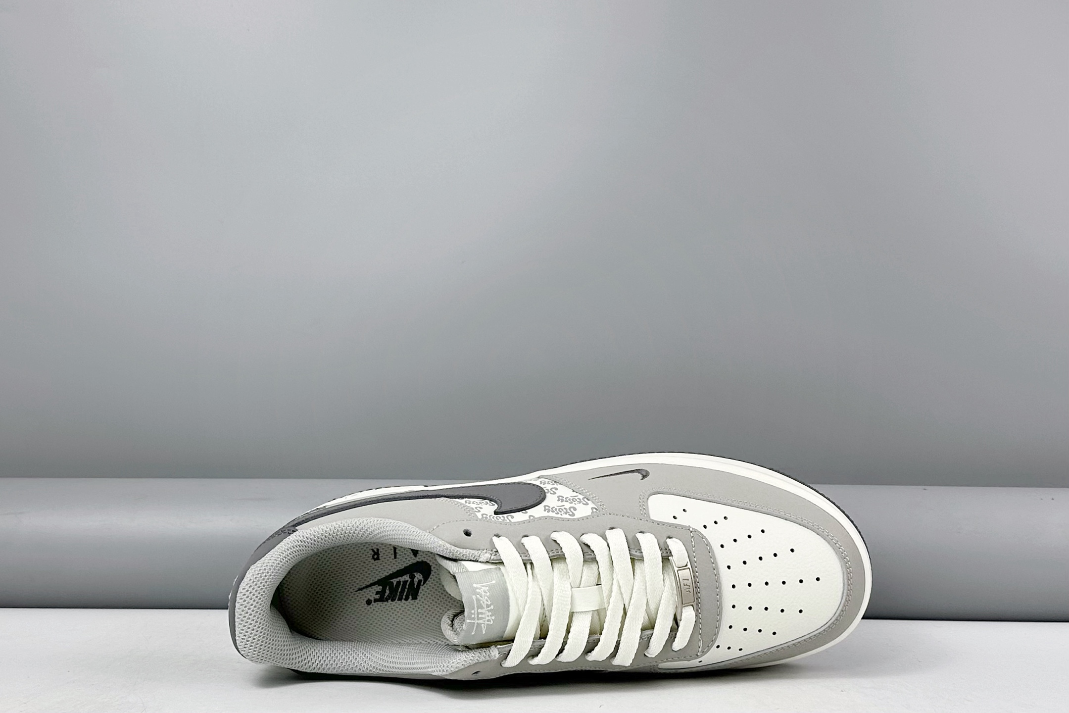 ナイキ「Nike」ク ロー カジュアルスニーカー