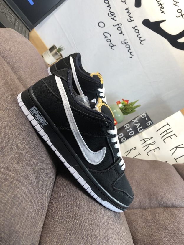 ナイキ「Nike」ク ロー カジュアルスニーカー