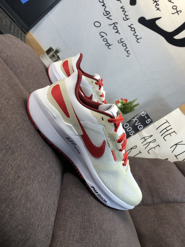 ナイキ「Nike」ク ロー カジュアルスニーカー