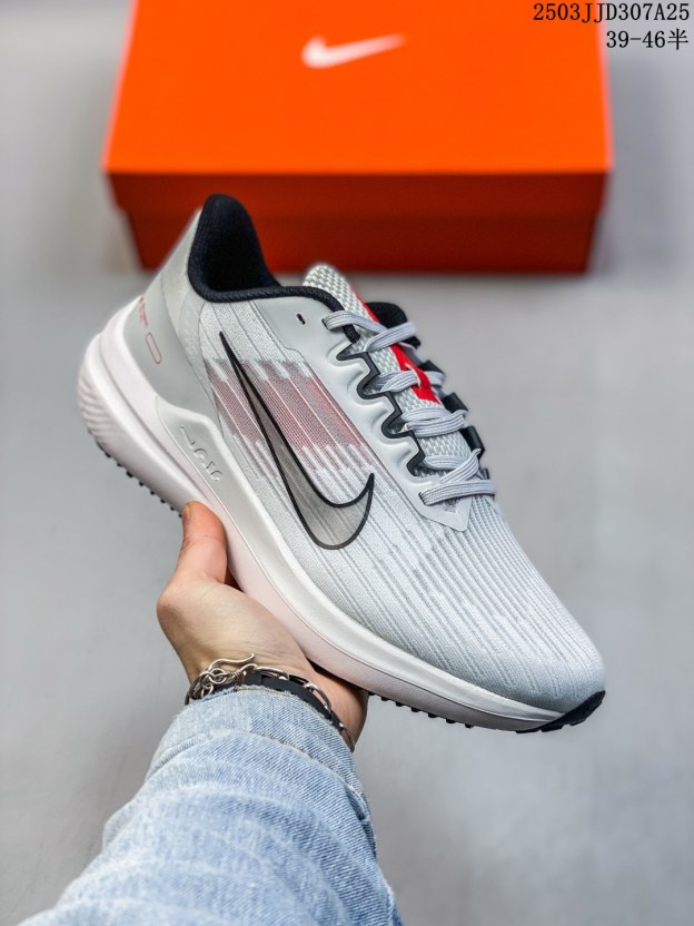 ナイキ「Nike」ク ロー カジュアルスニーカー