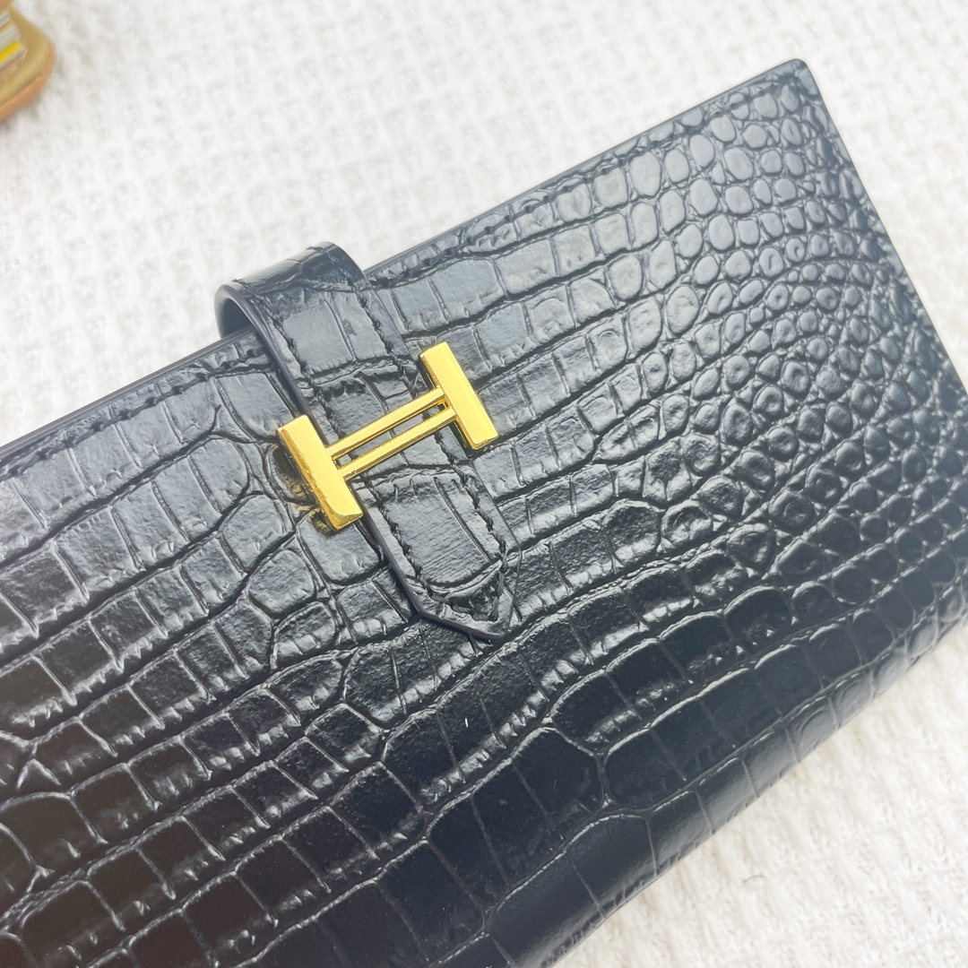 エルメス「Hermès」レディース新作 無地レザー 内側ファスナーポケット付き 縦型長財布