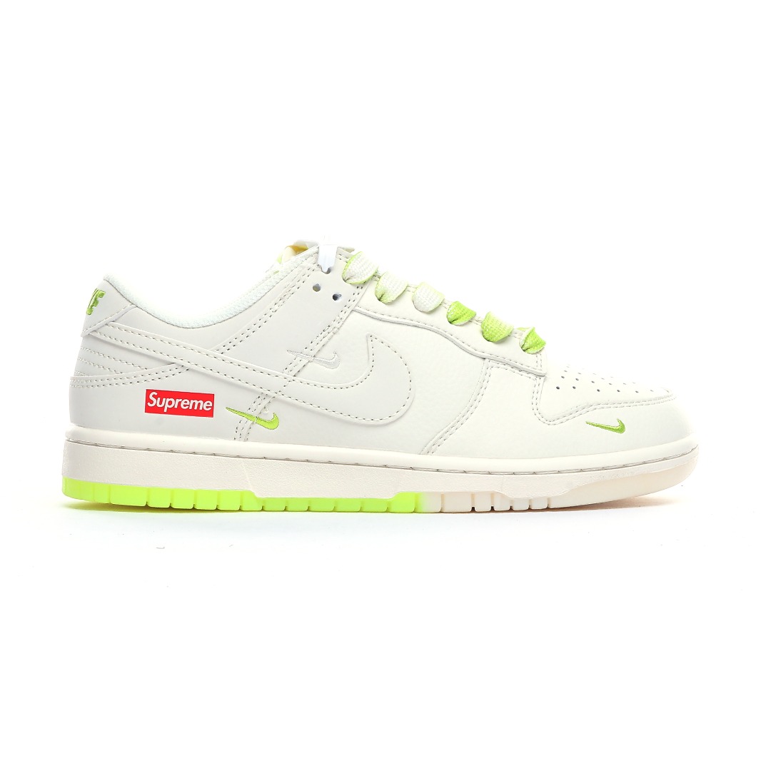 「コラボモデル」Supreme x Nike SB Dunk Low スニーカー