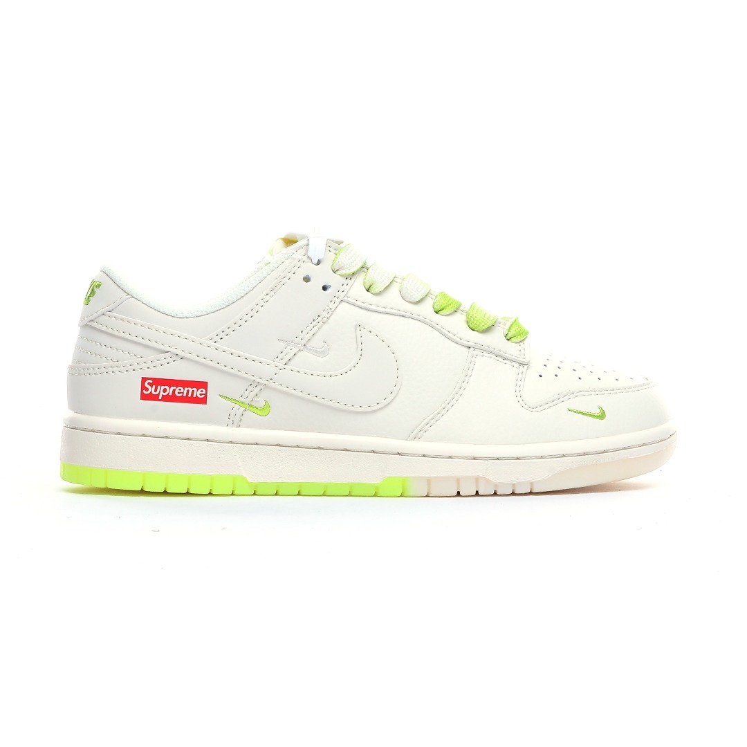 「コラボモデル」Supreme x Nike SB Dunk Low スニーカー