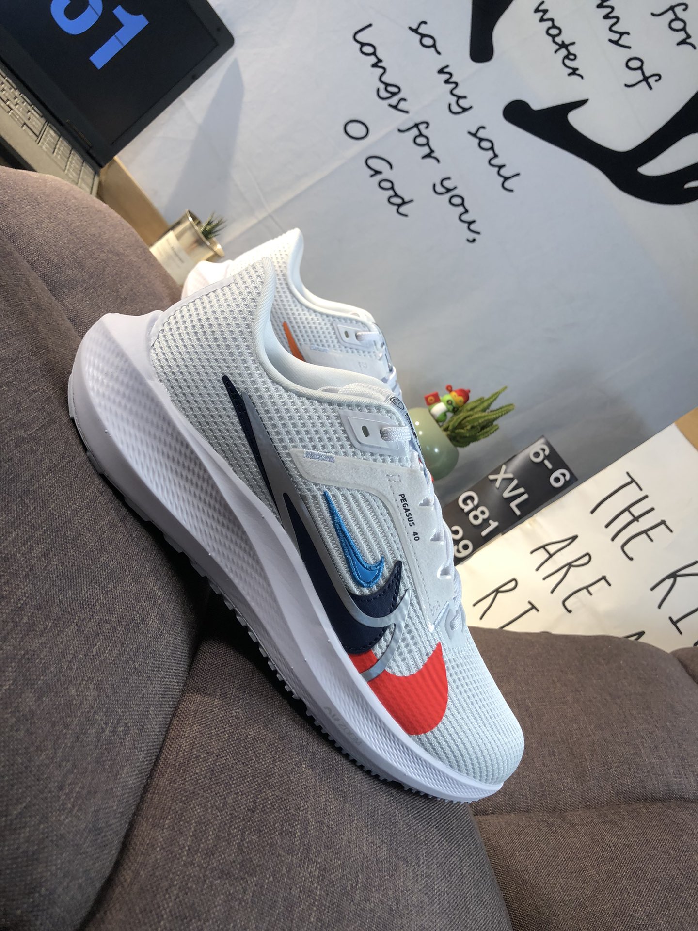 ナイキ「Nike」ク ロー カジュアルスニーカー