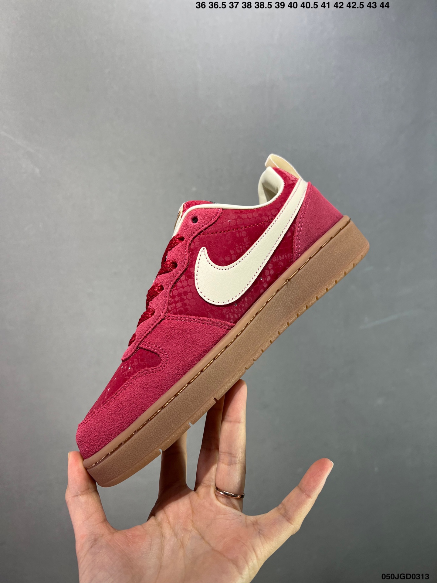 ナイキ「Nike」ク ロー カジュアルスニーカー