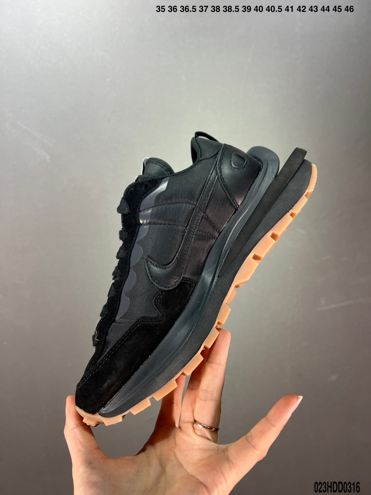 ナイキ「Nike」ク ロー カジュアルスニーカー