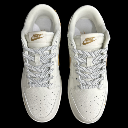 「コラボモデル」Supreme x Nike SB Dunk Low スニーカー