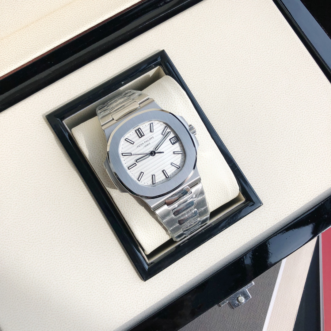 パテック フィリップ「Patek Philippe」ノーチラス 5711/1A 自動巻き腕時計 40mm「4色」