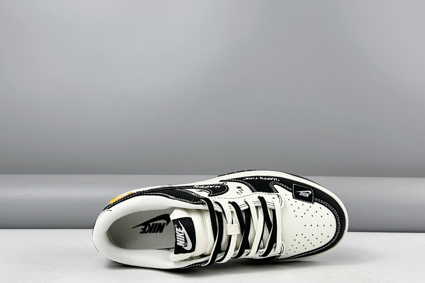 ナイキ「Nikeアライアンス製品 ク ロー カジュアルスニーカー