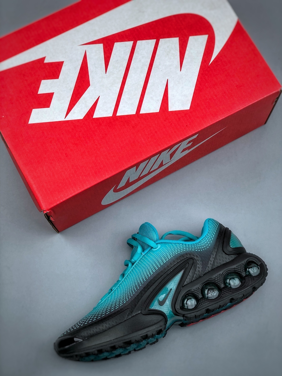 ナイキ「Nike」Air Max DN8 フルレングス エアクッション ランニングシューズ