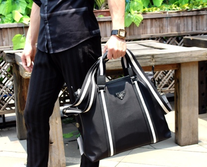 プラダ「Prada」 トラベルトートバッグ