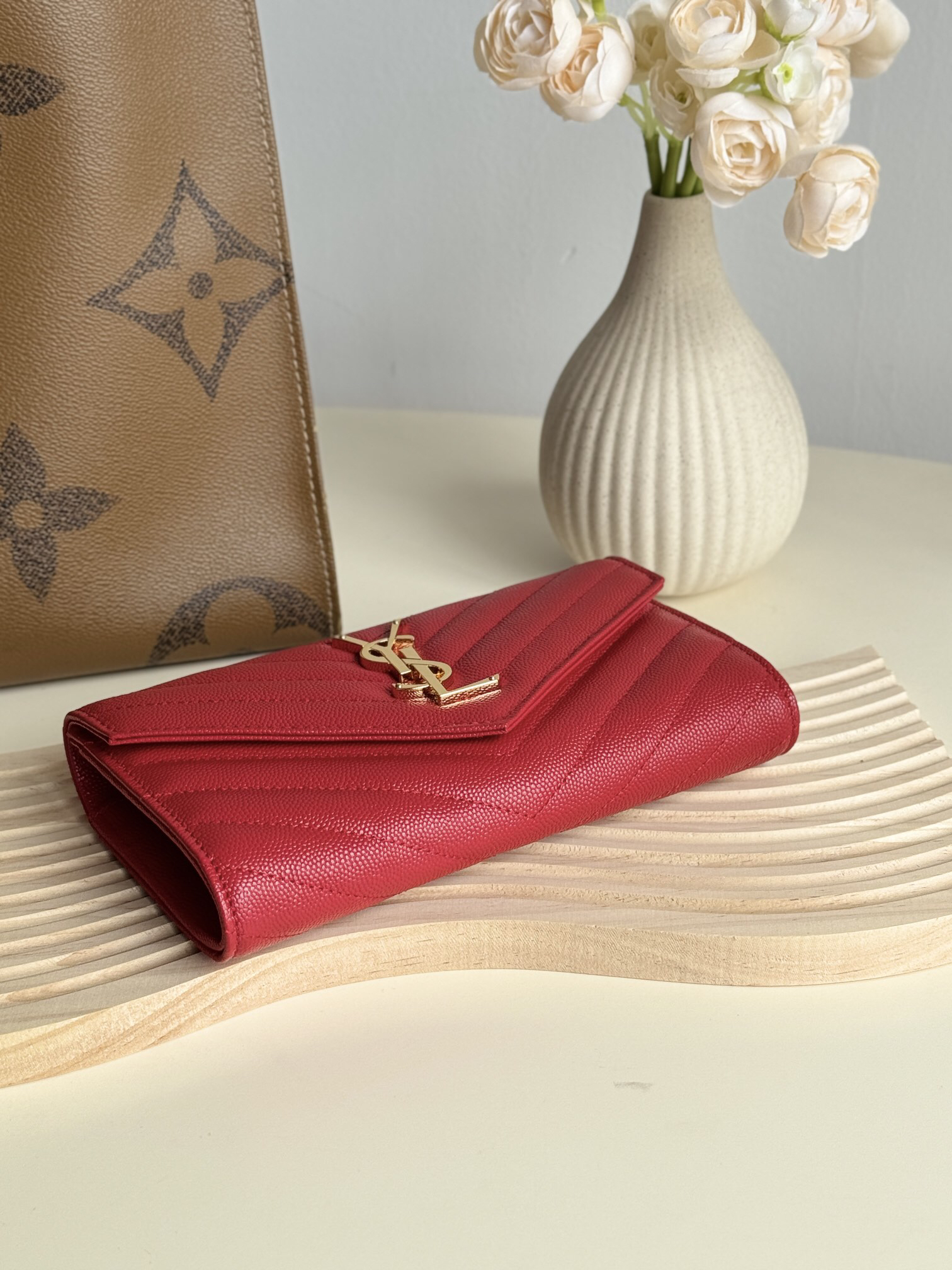 サンローラン「Saint Laurent」クラシック フラップ エンヴェロープ ウォレット