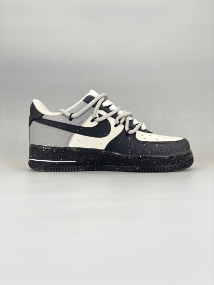 ナイキ「Nike」AIR FORCE 1 LOW '07 スペーステーマ ハンドペイント スニーカー-ISETAN PRESTIGE CURATED