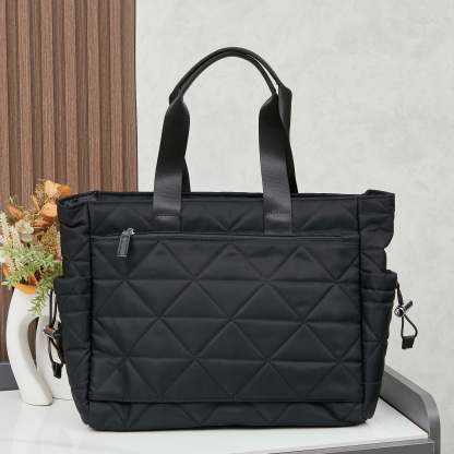 プラダ「Prada」リサイクルナイロン トートバッグ モデル ハンドバッグ