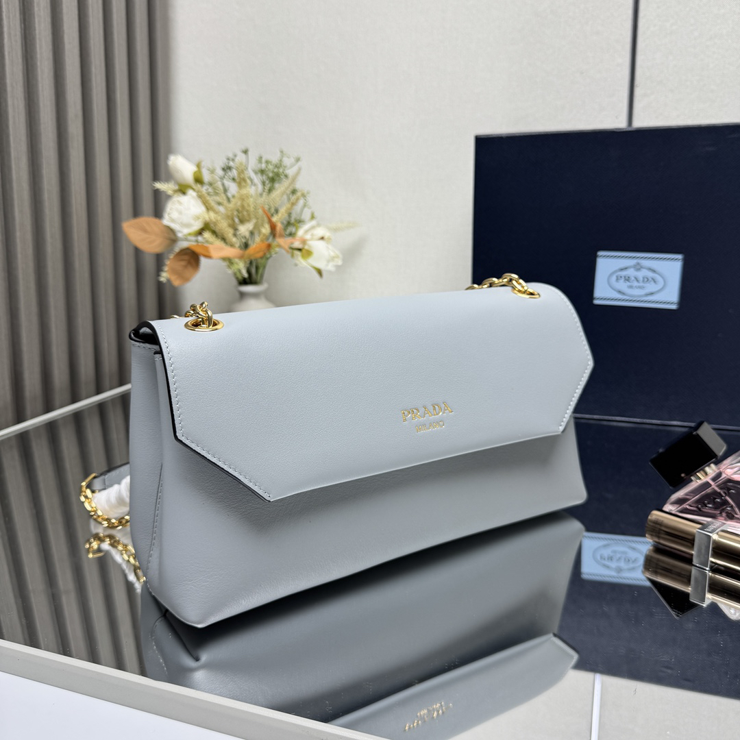 プラダ「Prada」2025 チェーンショルダーバッグ  スモール
