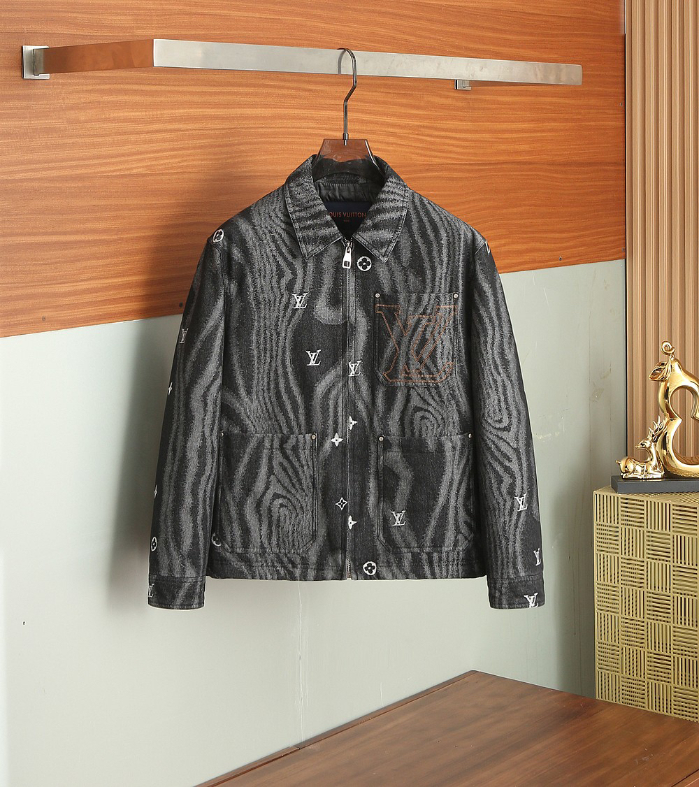 ルイ・ヴィトン「Louis Vuitton」秋冬コレクション ダウンジャケット