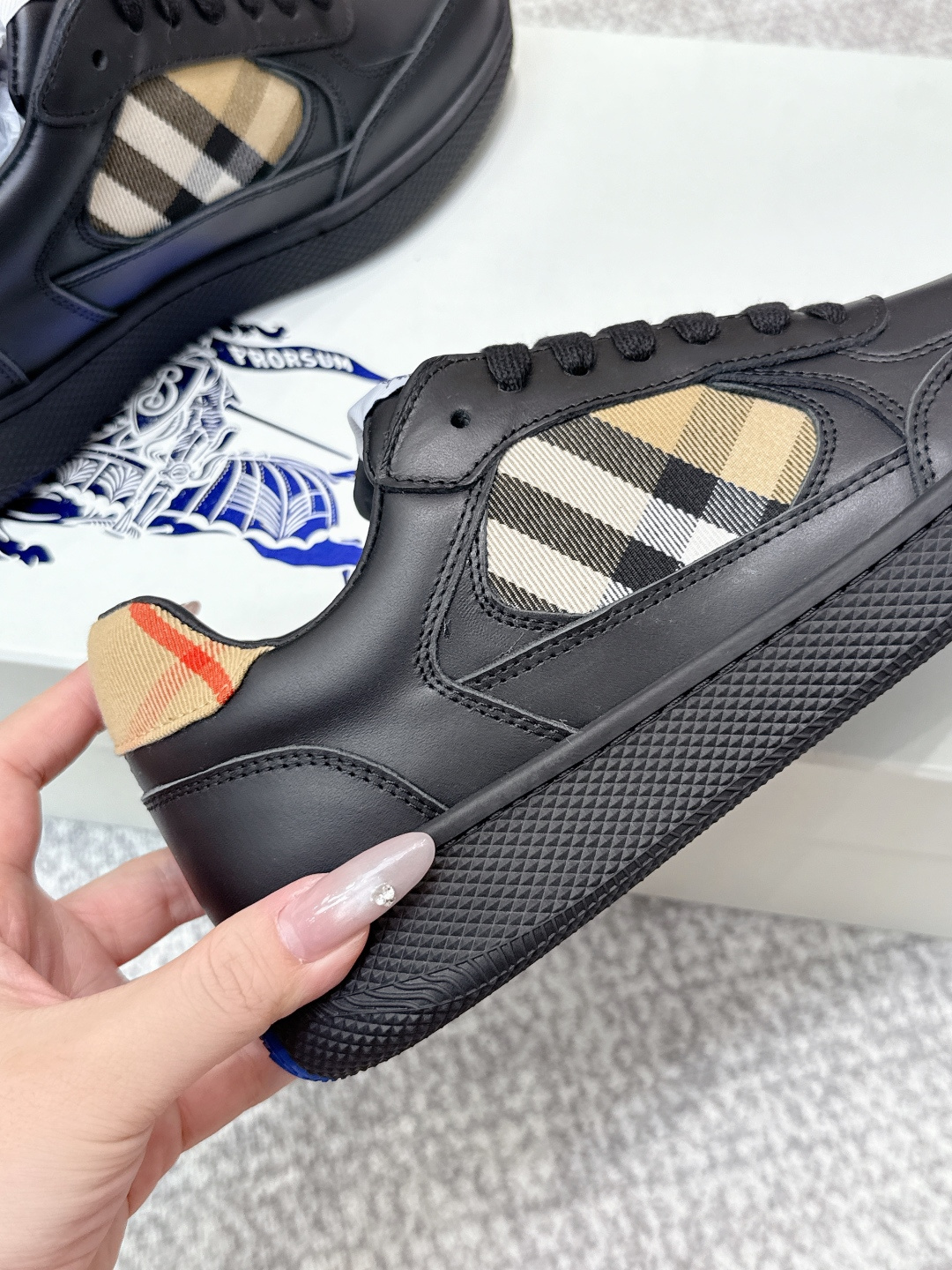 バーバリー「Burberry」バーバリー テラス スニーカー / レザースニーカー