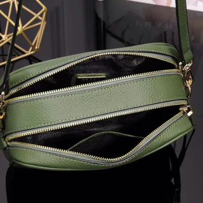 プラダ「Prada」ナイロン クロスボディバッグ