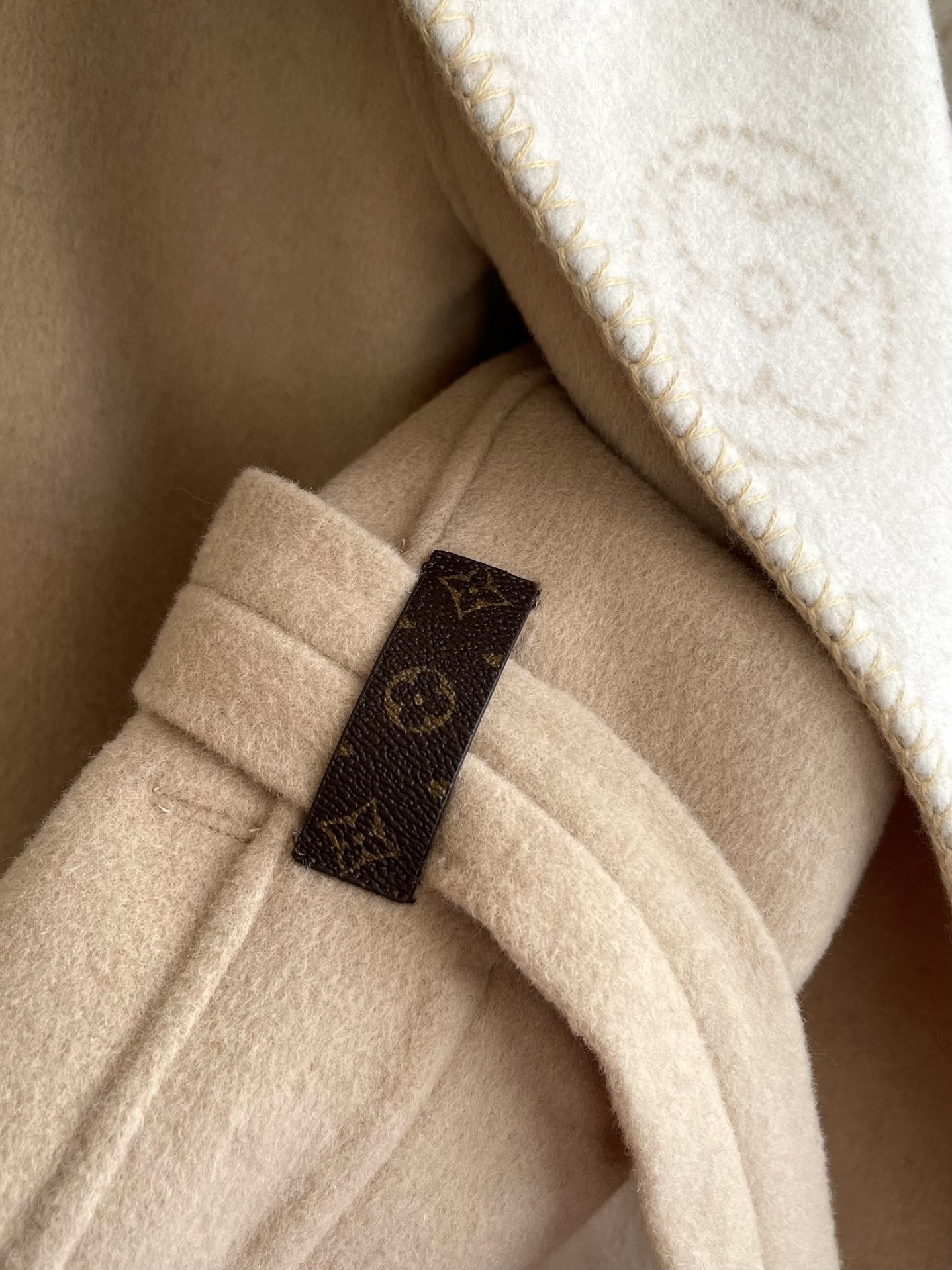 ルイ・ヴィトン「Louis Vuitton」秋冬 レディース ワップルフードロングコート