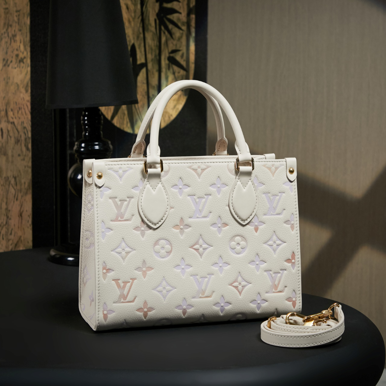 ルイ・ヴィトン「Louis Vuitton」オンザゴー PM