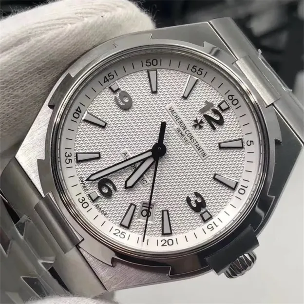 ヴァシュロン コンスタンタン「Vacheron Constantin」オーヴァーシーズ クロノグラフ42MM