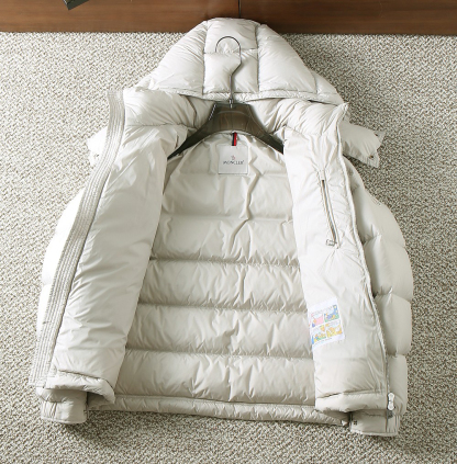 モンクレール「Moncler」秋冬 ダウンジャケット