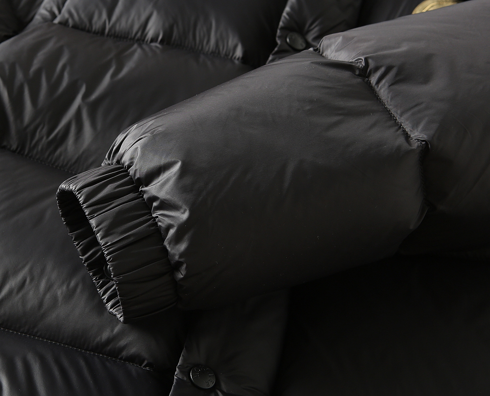 モンクレール「Moncler」秋冬 ダウンジャケット