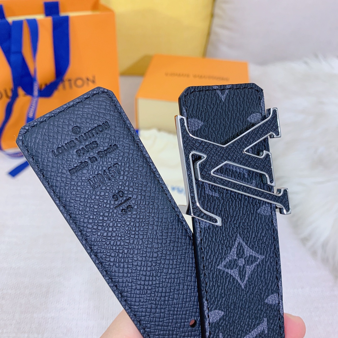 ルイ・ヴィトン「Louis Vuitton」ベルト･LV イニシャル 40MM