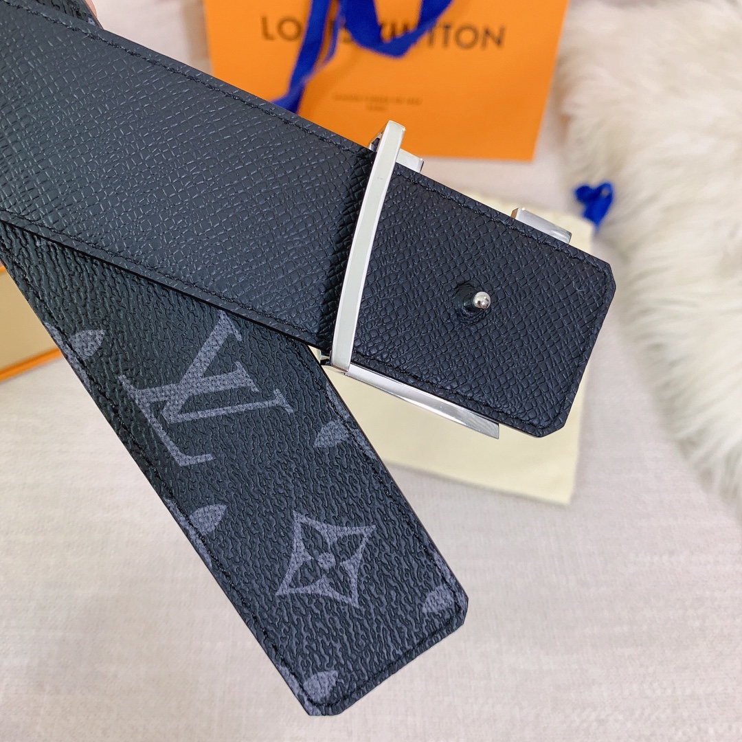 ルイ・ヴィトン「Louis Vuitton」ベルト･LV イニシャル 40MM