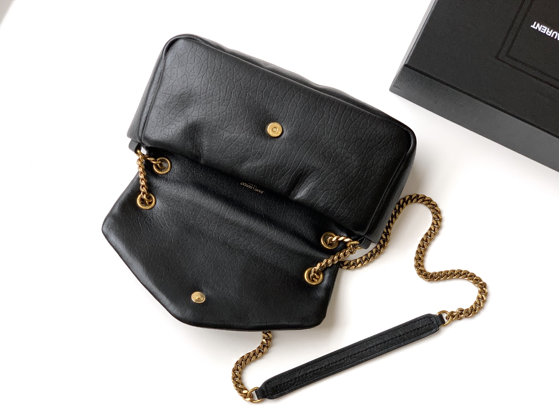 サンローラン「Saint Laurent」カリプソ ミディアム（グレインラムスキン）