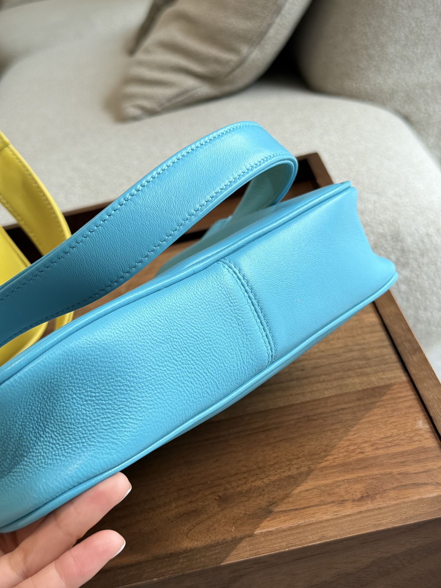 クロムハーツ「Chrome Hearts」十字架のショルダーバッグ