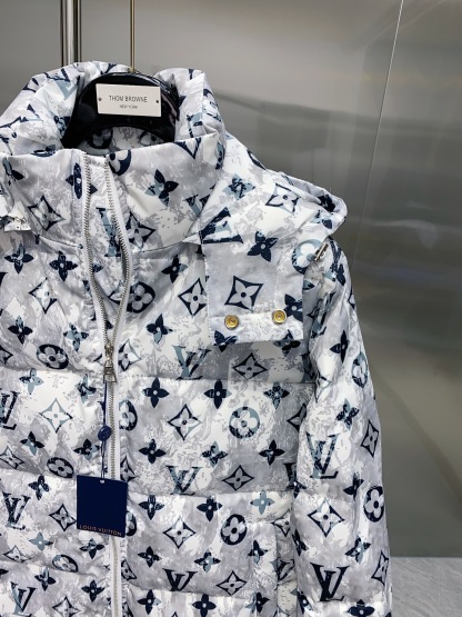ルイ・ヴィトン「Louis Vuitton」秋冬フード付きダウンジャケット