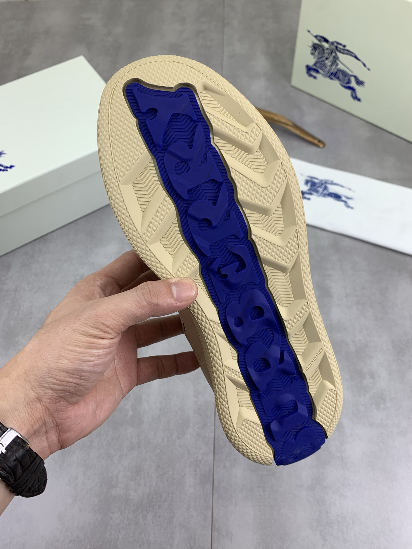 バーバリー「Burberry」バーバリー テラス スニーカー / レザースニーカー