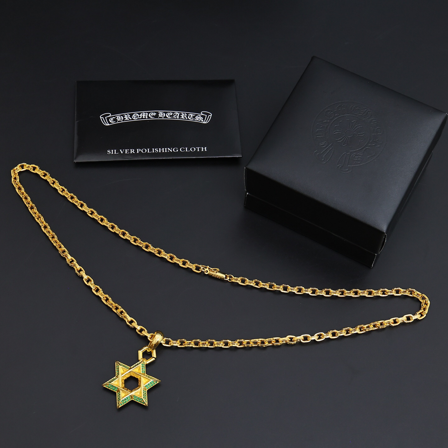 クロムハーツ「Chrome Hearts」のクラシックネックレス - 日常に上品なアクセントを添えるユニセックスモデル-ISETAN PRESTIGE CURATED