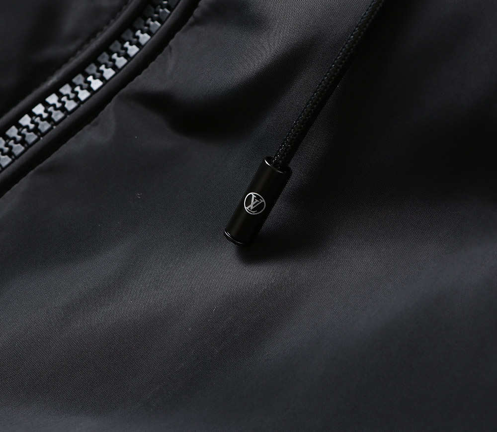 ルイ・ヴィトン「Louis Vuitton」秋冬コレクション クイルテッド ジャケット