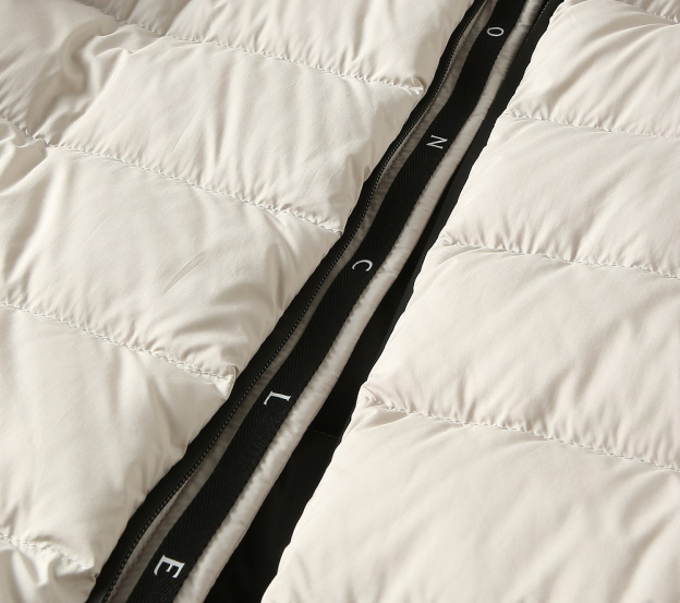 モンクレール「Moncler」秋冬 フード付きダウンジャケット