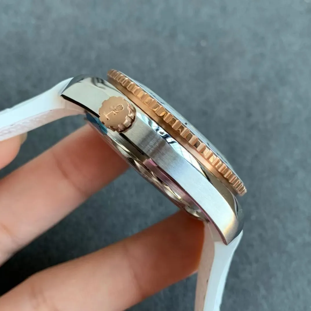 オメガ「Omega」Seamaste﻿r Planet Ocean 600﻿M マスター クロノメーター 39.5MM スチール＆ラバーストラップ メンズ腕時計