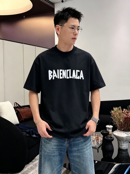 バレンシアガ「Balenciaga」ロゴプリントTシャツ / ショートスリーブ クルーネック