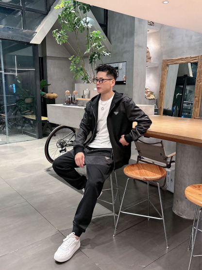 プラダ「Prada」秋冬 メンズ  カジュアルスポーツセット