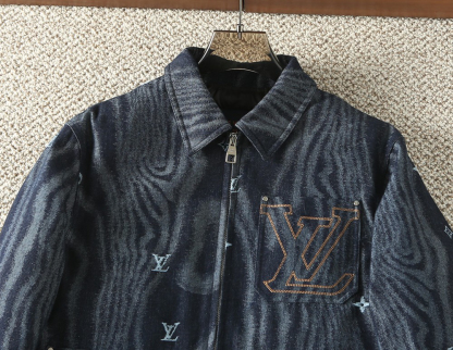 ルイ・ヴィトン「Louis Vuitton」秋冬コレクション ダウンジャケット